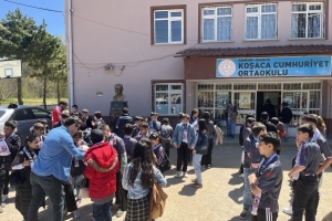 Asarcık Koşaca Cumhuriyet Ortaokulu'nu Maça Getirdik.