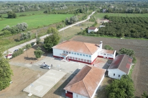 1965SSDER Bir Köy Okulunu Daha Kırmızı-Beyaza Boyadı