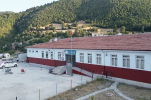 Vezirköprü Sarıdibek Ortaokulu’nu Kırmızı Beyaza Boyadık