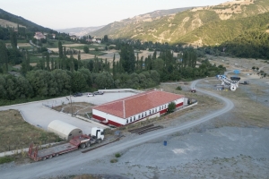 1965 Samsunspor Derneği Vezirköprü Sarıdibek Ortaokulu’nu Kırmızı Beyaza Boyadı