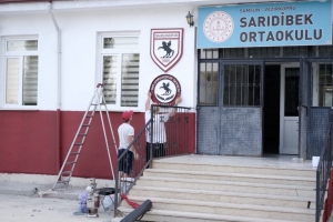 1965 Samsunspor Derneği Vezirköprü Sarıdibek Ortaokulu’nu Kırmızı Beyaza Boyadı