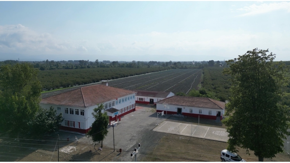 1965SSDER Bir Köy Okulunu Daha Kırmızı-Beyaza Boyadı