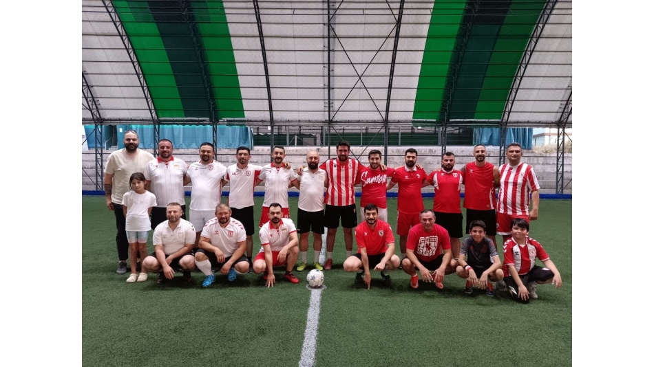 Halı Sahada Galibiyet Beyaz Takımın